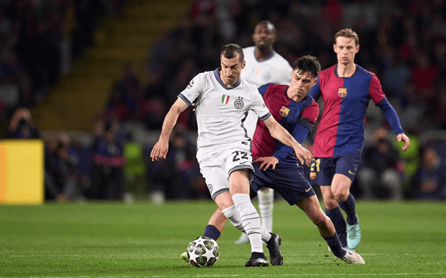 14岁少年钟英杰残特奥会夺金庆生（14岁小将钟英杰残特奥会摘金，为生日献礼）