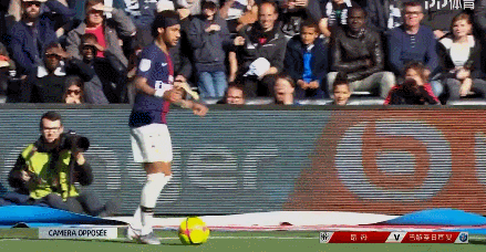 李国旭：马莱莱在申花做好前插就行，但在英博情况不一样（李国旭：申花时马莱莱只管前插，到了英博要求截然不同）