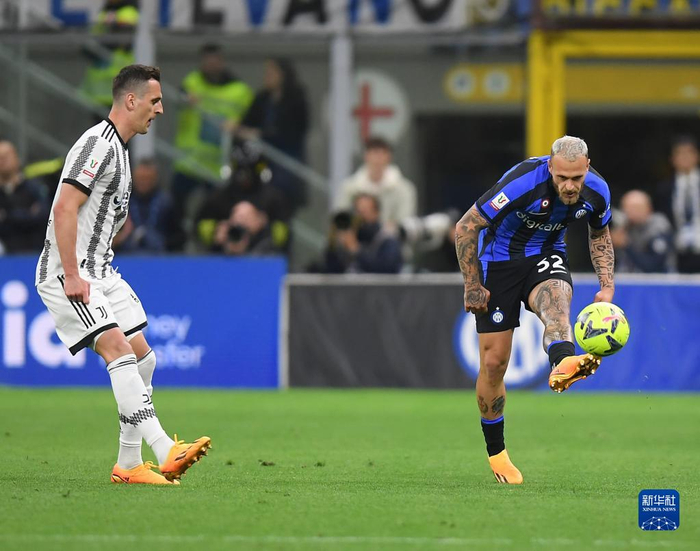 骑士vs马刺前瞻：米切尔PK福克斯，马刺势头火热冲击3连胜（骑士迎战马刺前瞻：米切尔对决福克斯，马刺状态火热剑指三连胜）