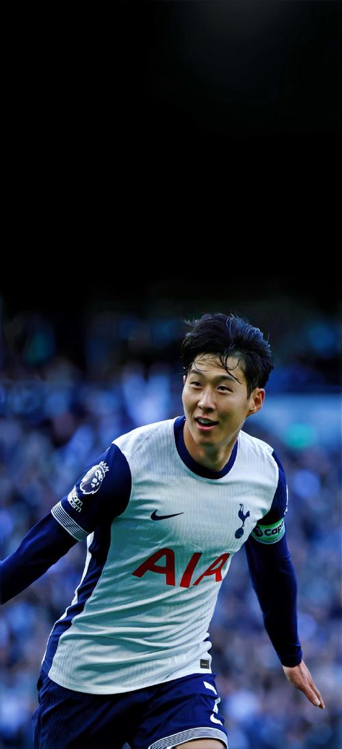 拜仁积极追求梅努，欲将其打造成欧冠核心，但曼联与意甲球队争夺，形势激烈。（拜仁力追梅努，欲塑欧冠核心，曼联与多支意甲球队竞逐，争夺白热化）