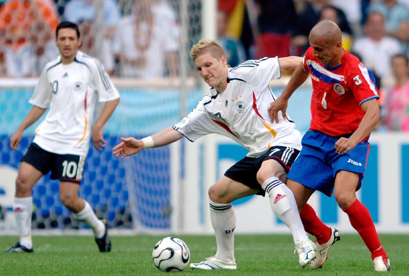 NBA新秀观察：状元秀首战亮眼,（NBA新秀直击：状元首秀闪耀）