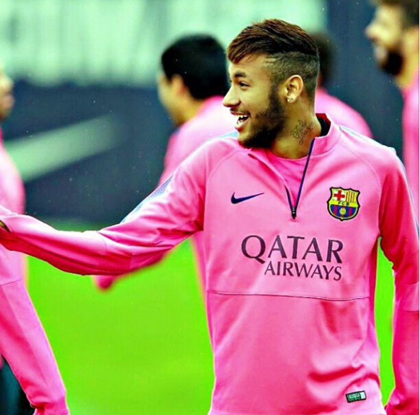 篮球勇士球员训练营表现亮眼（勇士队球员在训练营中表现出色）