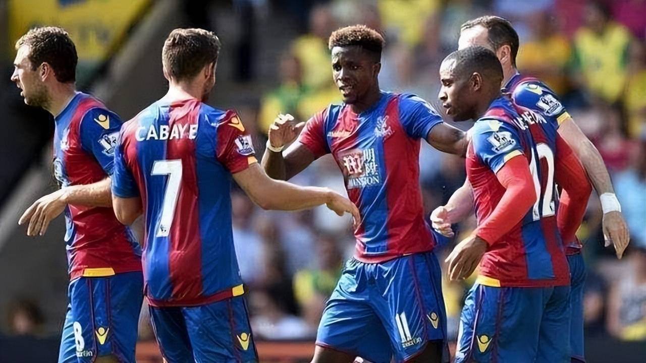 上港队客场对阵柔佛，面临阵容不整、实力不足的挑战，目标为平局。（上港客战柔佛：阵容不整、实力处下风，以保平为先）