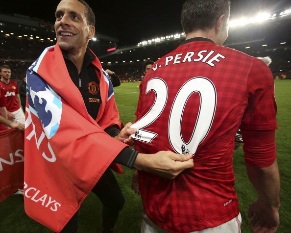 国家德比维尼修斯不满被换后，阿隆索让米利唐去跟他谈谈（国家德比维尼修斯对被换下不满，阿隆索指派米利唐上前沟通）