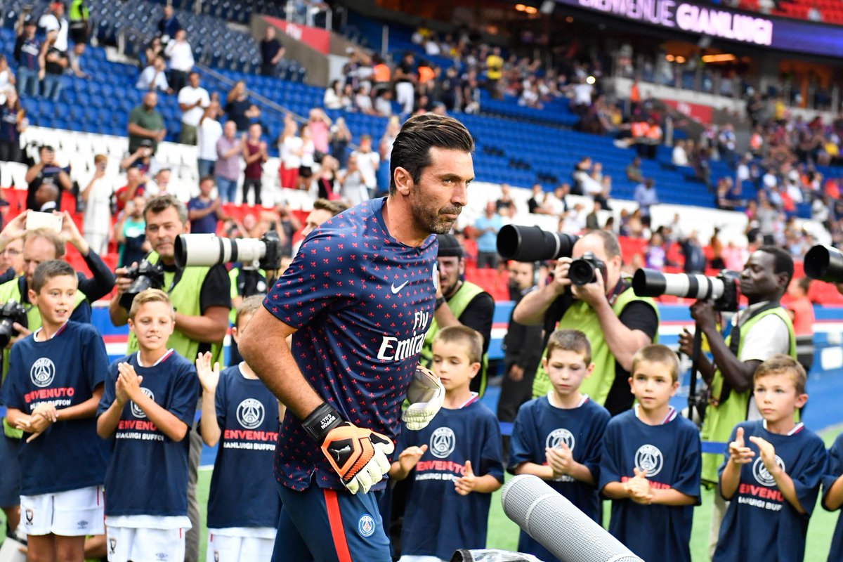 多特vs霍芬海姆：吉拉西、扬-科托、安塞尔米诺首发（多特蒙德对阵霍芬海姆：吉拉西、扬-科托、安塞尔米诺先发登场）