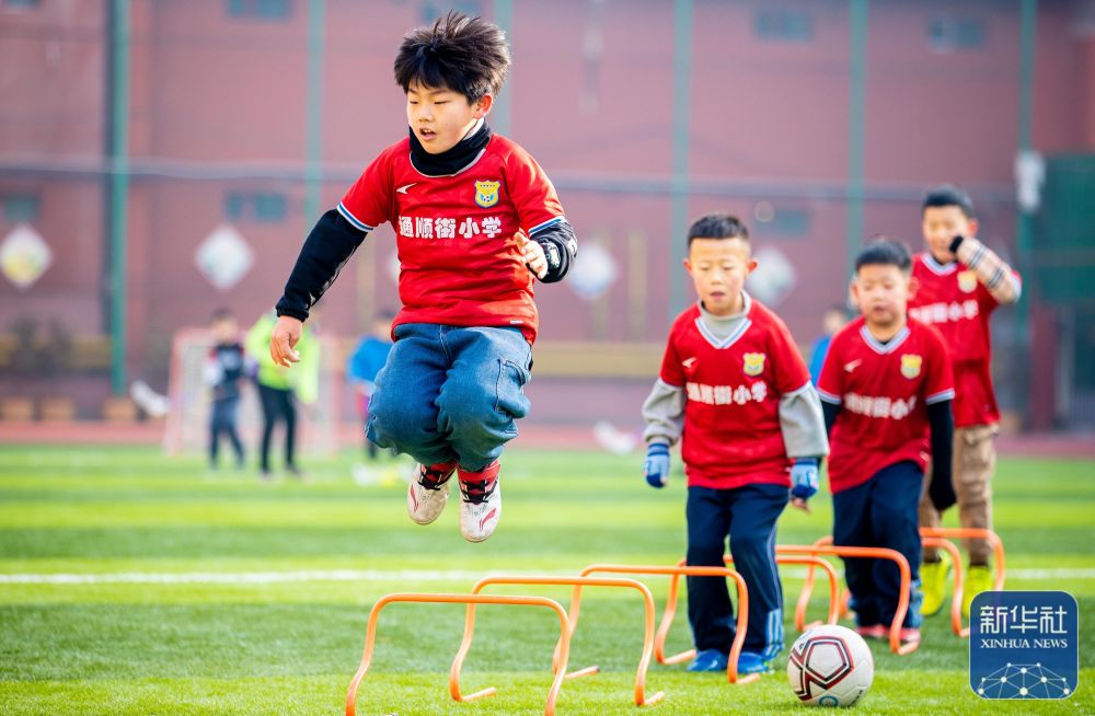 篮球篮网球队训练赛完成（篮网队训练赛圆满结束）