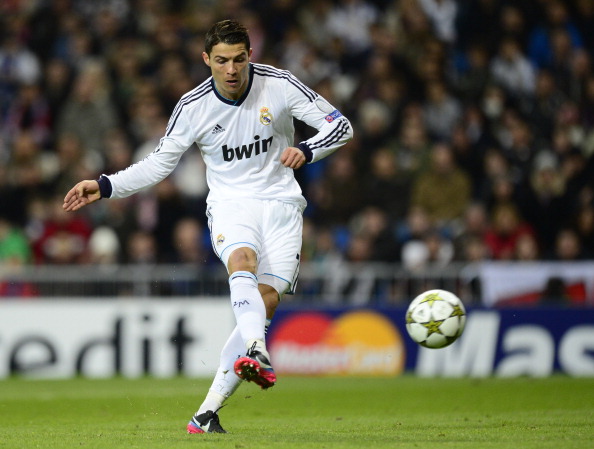 澳超战报：图雷、坎普扎诺建功，悉尼FC2-1客胜中岸水手（图雷、坎普扎诺先后破门，悉尼FC客场2-1力克中岸水手）