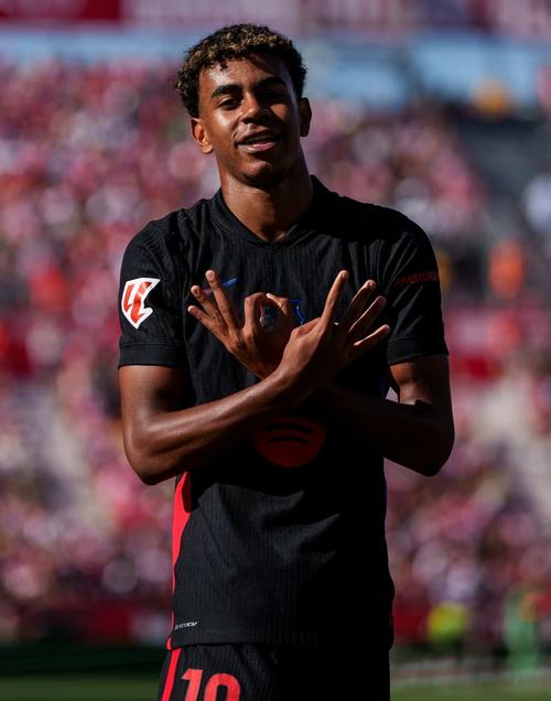 美加墨世界杯分组，梅罗存相逢可能，特朗普获国际足联和平奖（美加墨世界杯分组揭晓：梅罗或再度相逢，特朗普获国际足联和平奖）