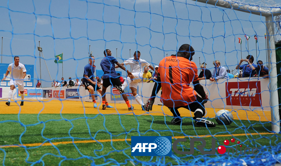 对位防守几乎无懈可击（盯人防守近乎滴水不漏）