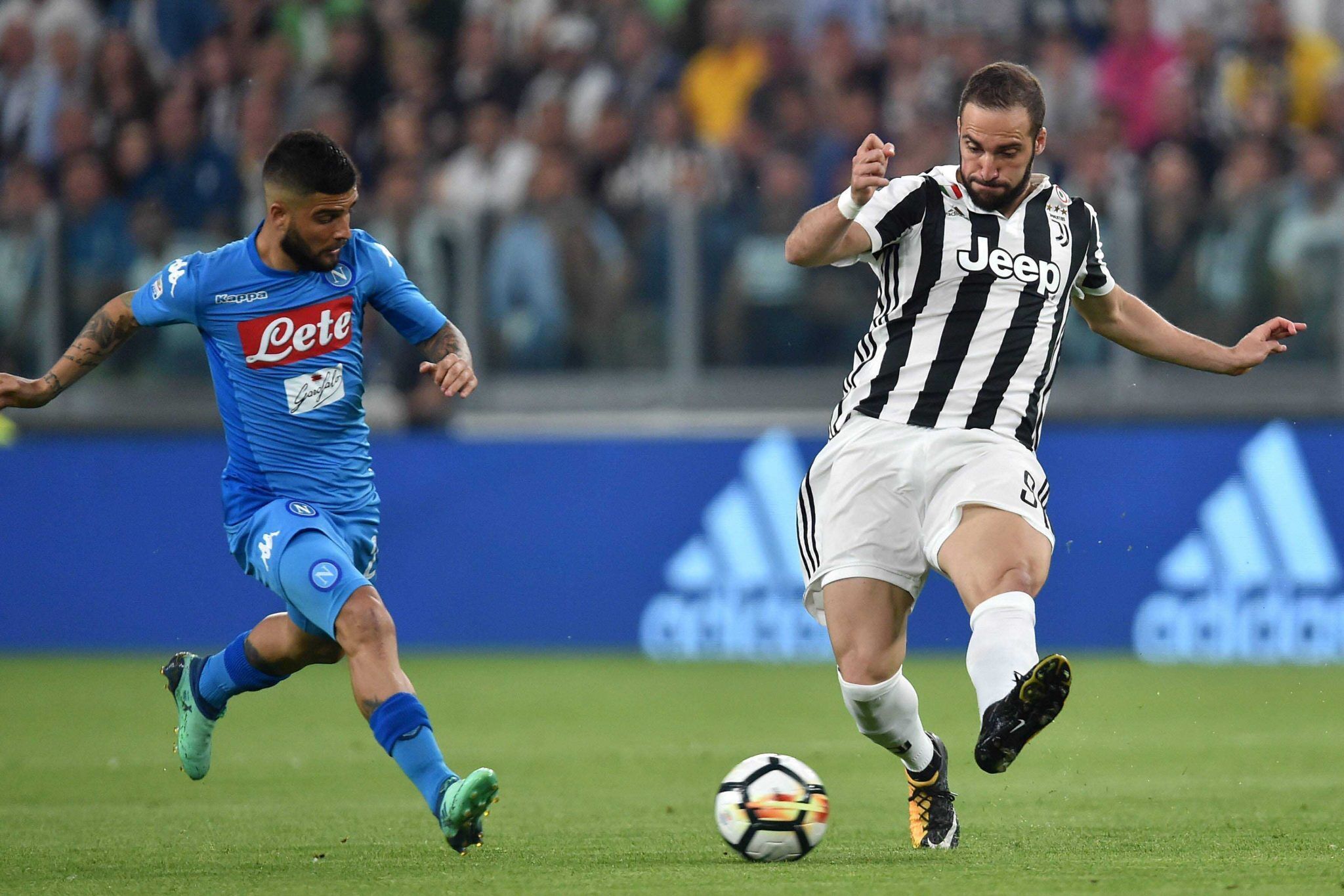 湖人詹姆斯关键封盖锁定胜局（詹姆斯关键封盖助湖人锁定胜利）