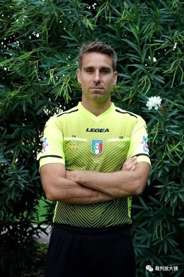 东北人冰雪上玩出花样，骑行健身与躺平同乐（东北冰雪玩法多，骑行健身与躺平齐欢乐）