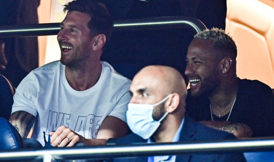 姆希塔良：比赛应该是平局，但主裁决定判罚一粒不存在的点球（姆希塔良不满：原本应平局，主裁却判了不存在的点球）